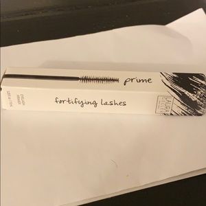 Laura Geller Eyelash Primer in Black